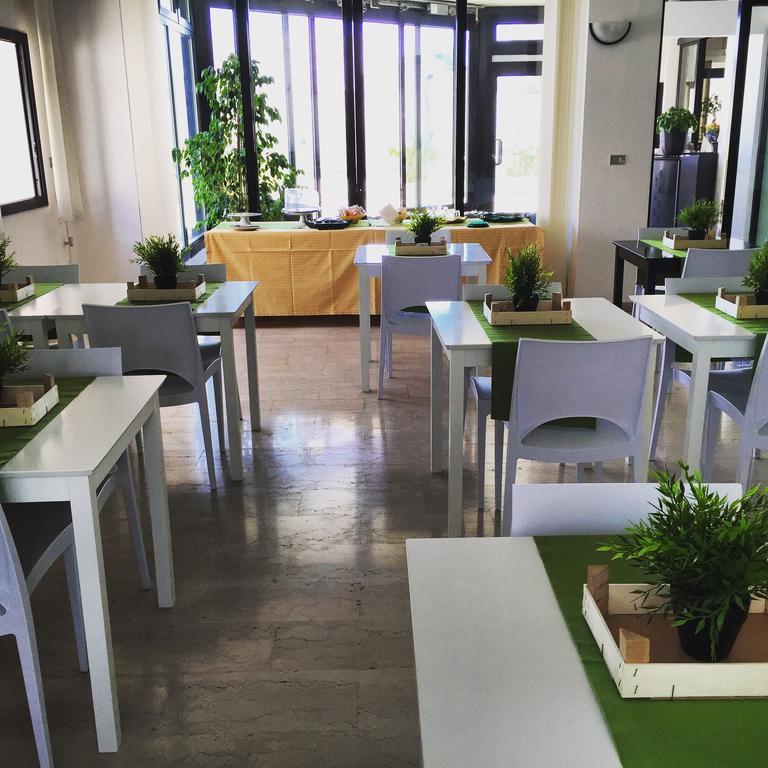 Hotel Riviera Bari Extérieur photo