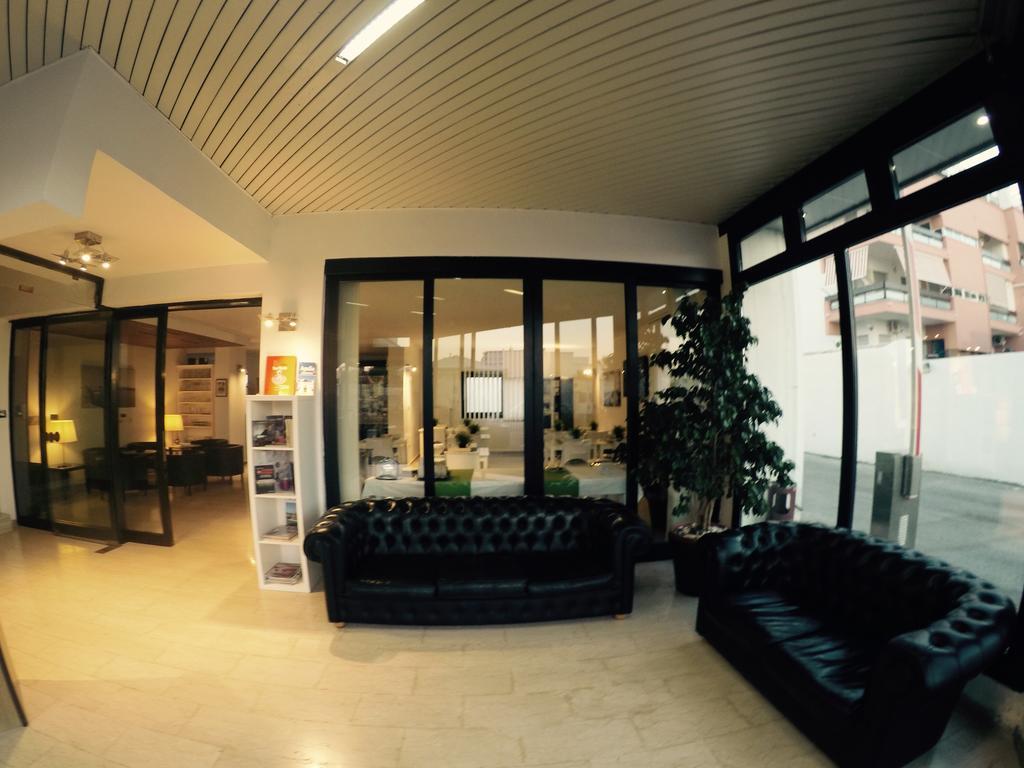 Hotel Riviera Bari Extérieur photo