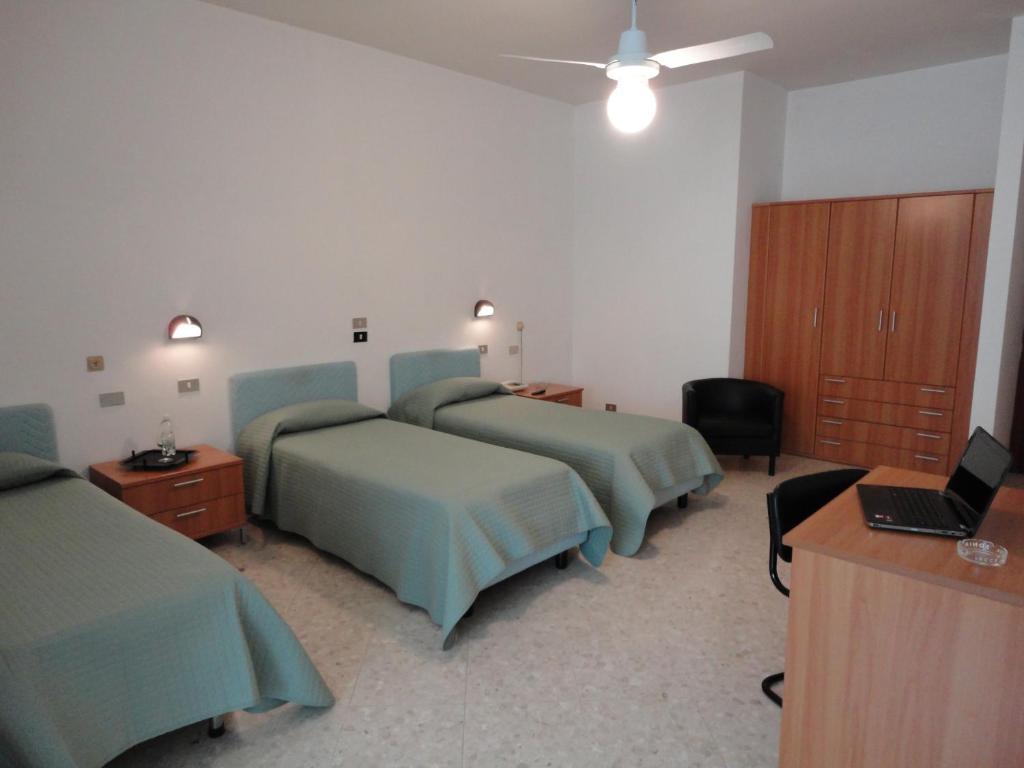 Hotel Riviera Bari Chambre photo